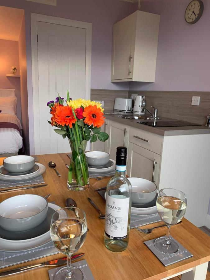 Hebridean Holiday Cabins Breasclete ภายนอก รูปภาพ