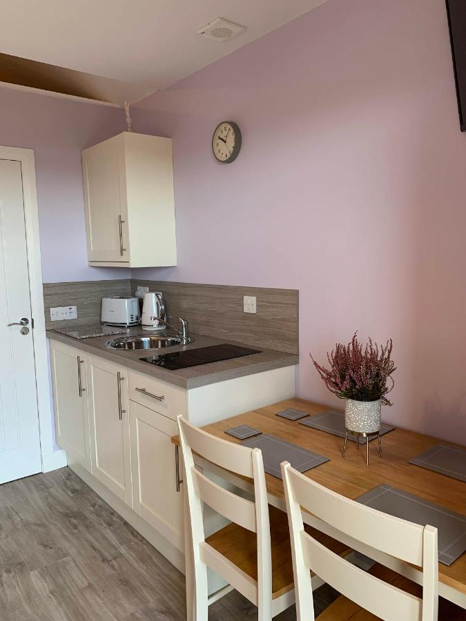 Hebridean Holiday Cabins Breasclete ภายนอก รูปภาพ