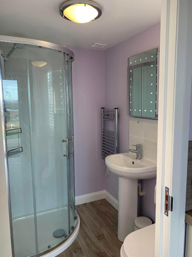 Hebridean Holiday Cabins Breasclete ภายนอก รูปภาพ