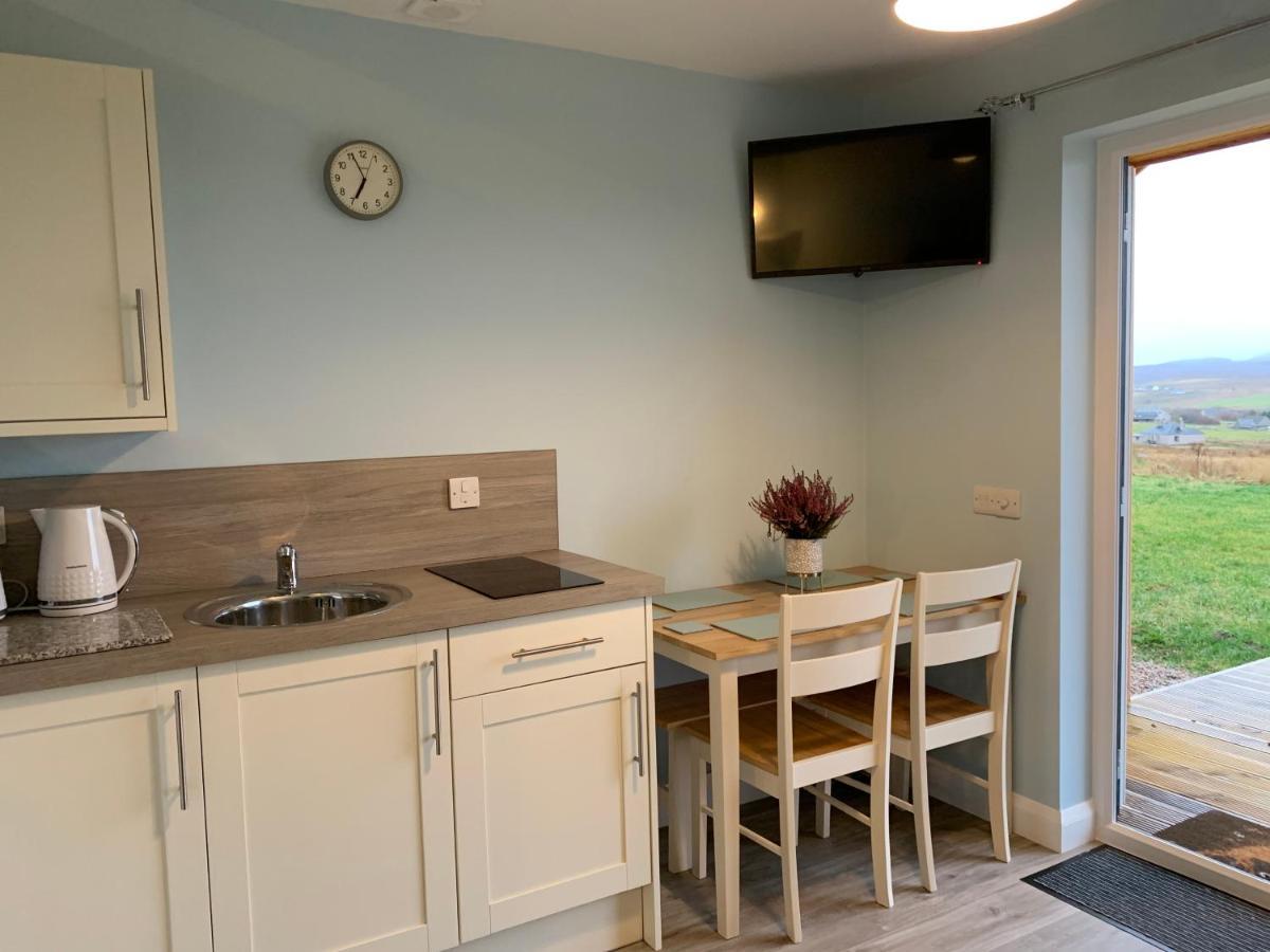Hebridean Holiday Cabins Breasclete ภายนอก รูปภาพ