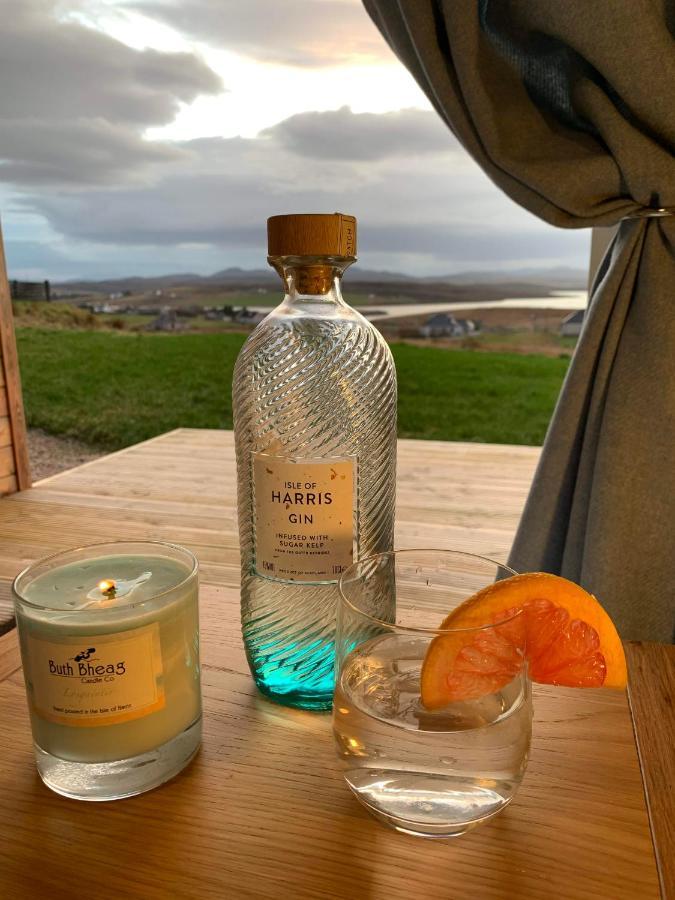 Hebridean Holiday Cabins Breasclete ภายนอก รูปภาพ