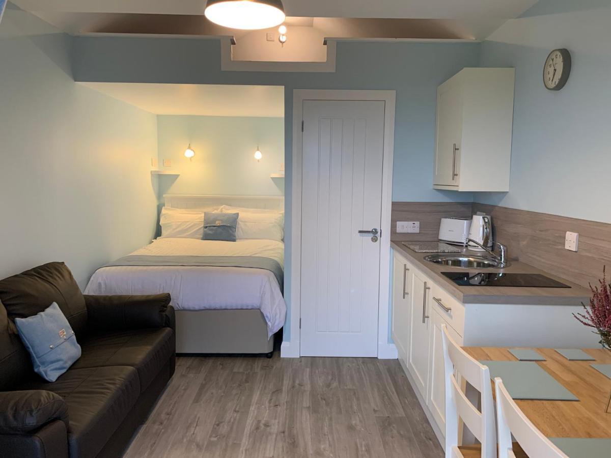Hebridean Holiday Cabins Breasclete ภายนอก รูปภาพ